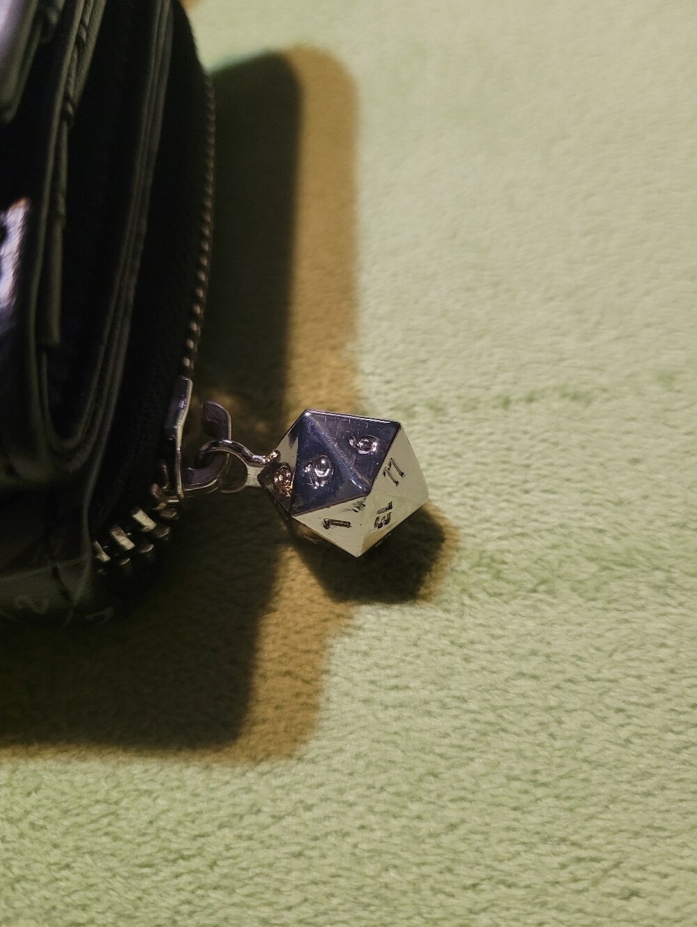 ThinkGeek D20 Wallet Handbag Shoulder Strap Adjustable Style - Picture 7 of 10